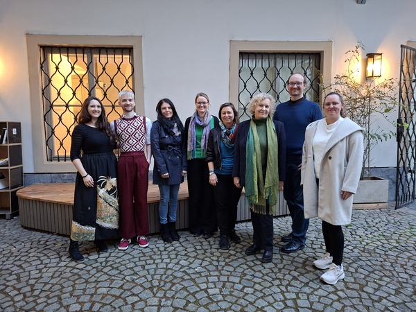 © MUSIS, Der neue (erweiterte) MUSIS-Vortstand v.l.n.r. Julia Stegmann, Philipp Messner, Katrin Knaß-Roßmann (Kassierin), Stefanie Plut (Schriftführerin-Stv.), Ursula Pintz (Obfrau-Stv.), Anja Weisi Michelitsch (Obfrau), Philipp Odelga (Kassierin-Stv.), Karin Riedl (Schriftführerin), nicht am Bild: Bernhard Bachinger